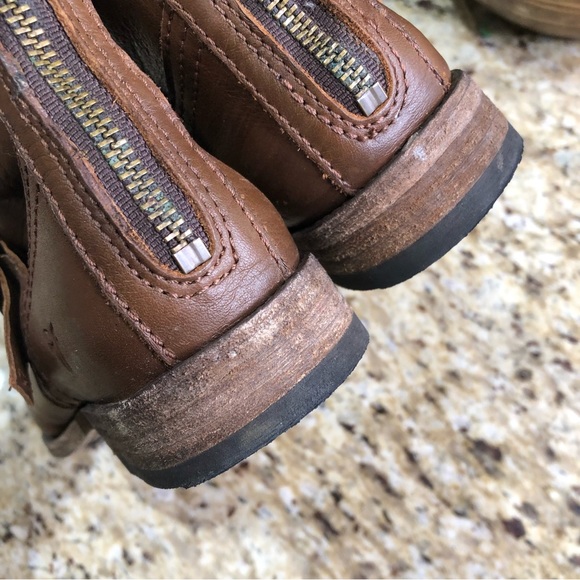 FRYE Cognac Tyler Engineer Brown Leather Ankle Boots 6.5 - Picture 7 of 10